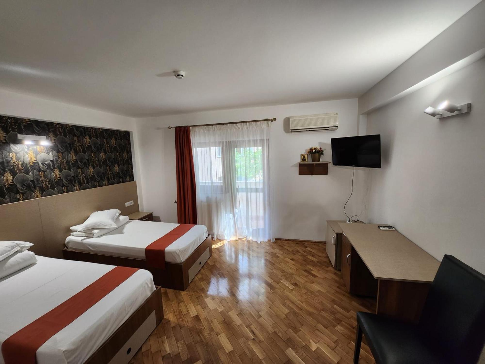 Complex Ramiro Hotel Suceava Exterior photo