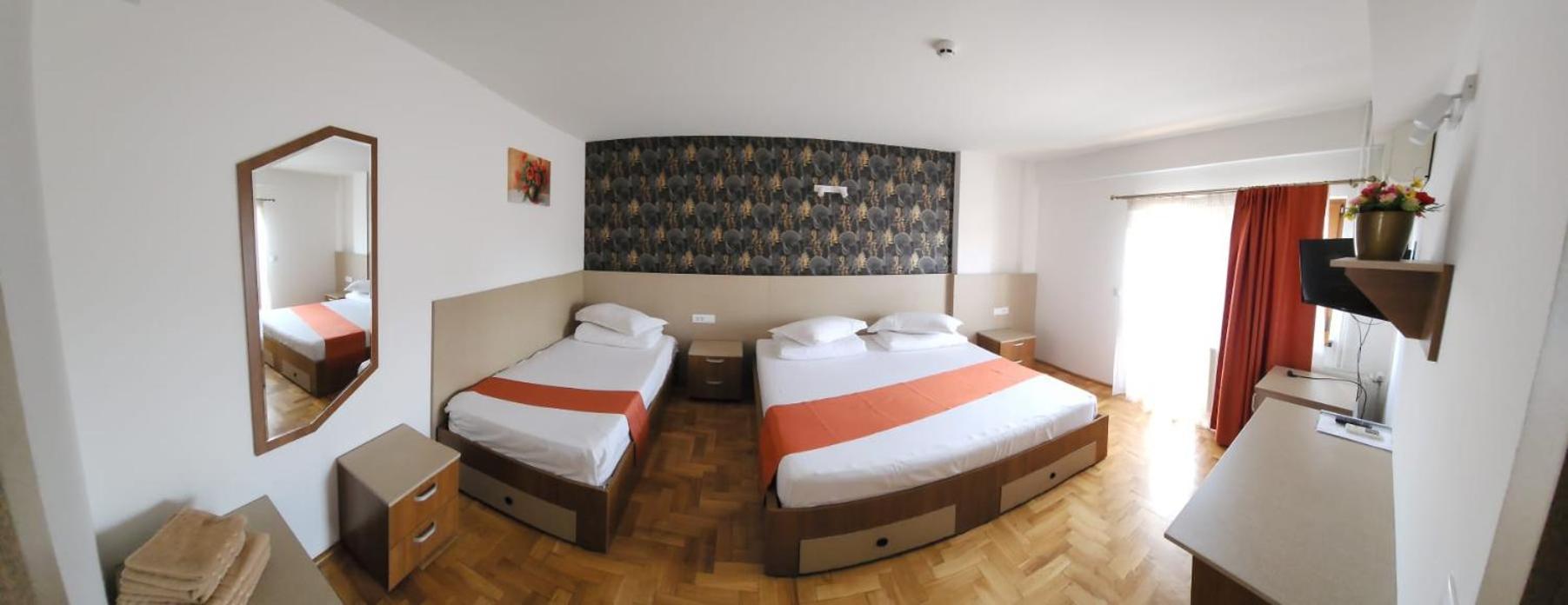 Complex Ramiro Hotel Suceava Exterior photo