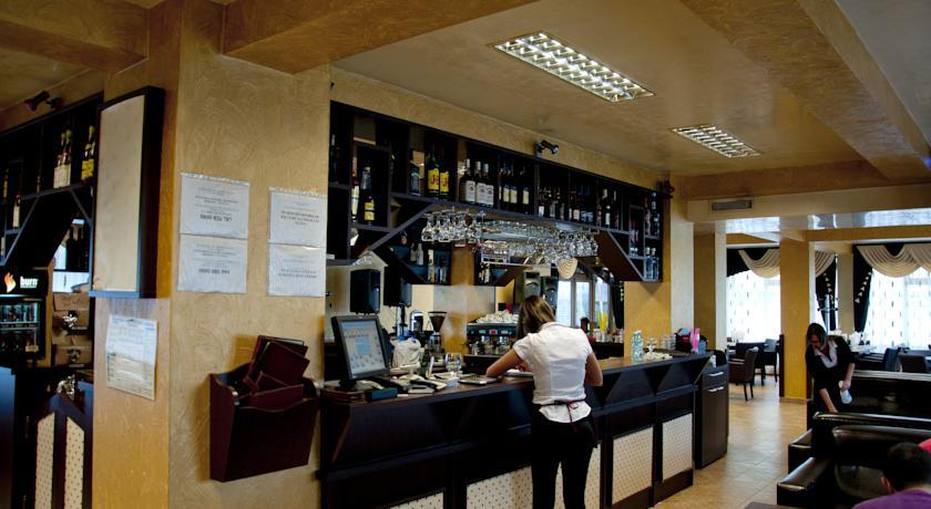 Complex Ramiro Hotel Suceava Exterior photo
